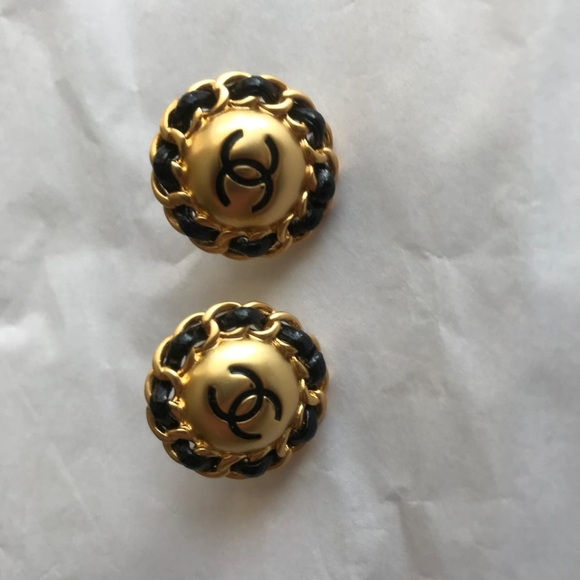 Vintage Chanel Gold and Black Chain Link Earrings. Authentic. - Picture 1 of 3